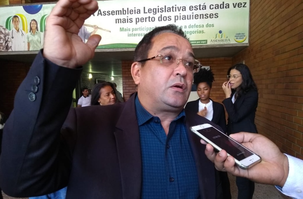 Major Paulo Roberto admite mudar de partido